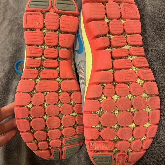 Nike size 7 VGUC - Picture 3 of 4